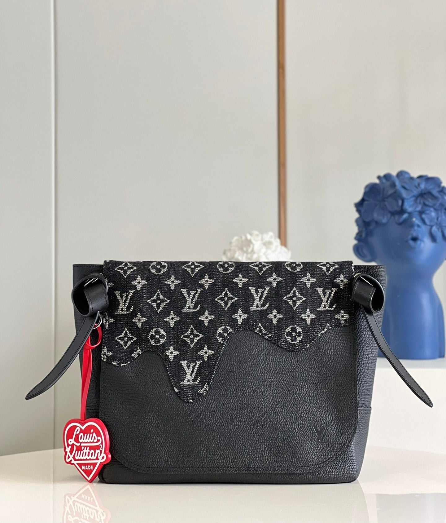 Louis Vuitton Besace Toyko Bag